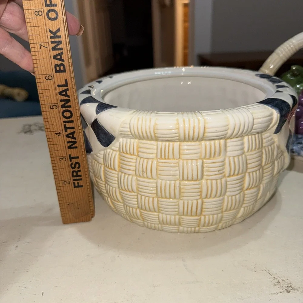 International SUSAN WINGET Ceramic FRUIT BASKET Large Cookie Jar VINTAGE